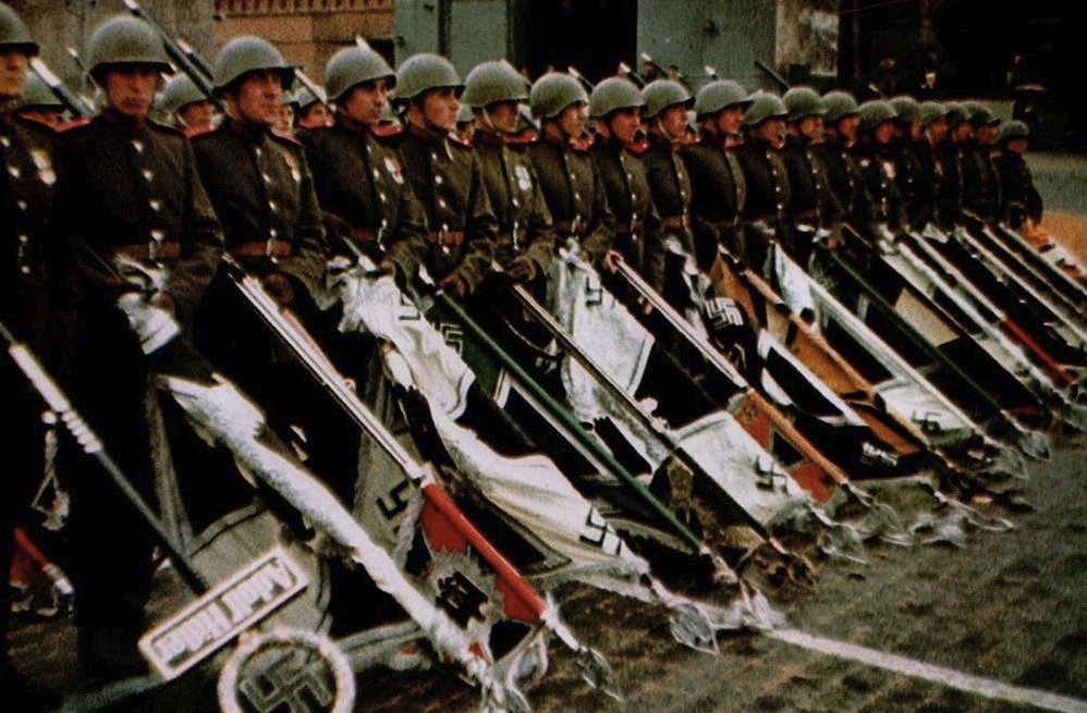 DVW8SOWX4AE-oKP.jpg:large