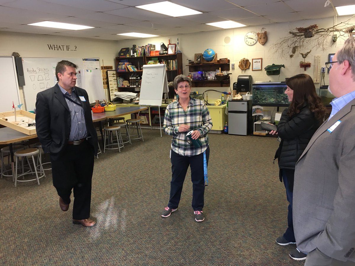 DrLesSharon's tweet photo. The Carbon-based STEM room at Dieck Elementary. Just incredible! https://t.co/DQ2G5UcbVd