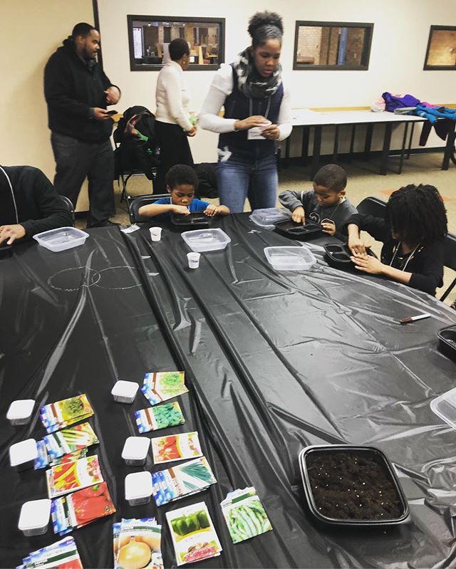 curlandcompass's tweet photo. MSU MANRRS has a great time at the Michigan Family Farms Conference last weekend. We taught youth how to plant their own gardens and how to compost! https://t.co/dyCx4i5KB8 https://t.co/CMhss2ATjB