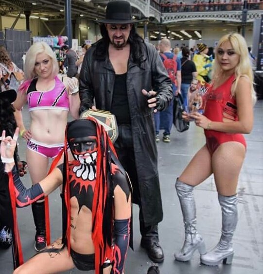Wwc_Online's tweet photo. #TeamPhotoTuesday Rolling through LFCC and MCM with strong teams! Many more adventures to come in 2018! #SquadGoals @RealMickFoley @realellsworth #TakerUK #PaulBearer #DemonBalor #Hugger #TheGoddess https://t.co/doWYBV16X2