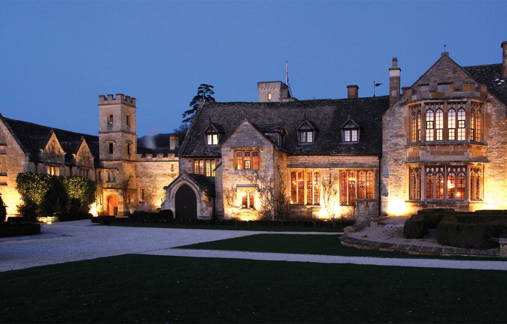 hero_leander's tweet photo. It's not too late to book into one of the UK Most Romantic Hotels For #ValentinesDay2018! #cupidschoice #ukhotels
https://t.co/20cgc5NVIM https://t.co/0hzcWYBf5f