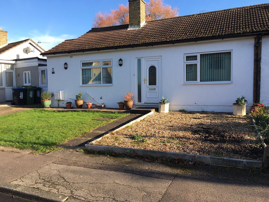 groundcraft_pro's tweet photo. A front garden we transformed into a large driveway area 👌🏼 #groundcraftprojects @NeilAndrewMess1 https://t.co/nyNURjivVa