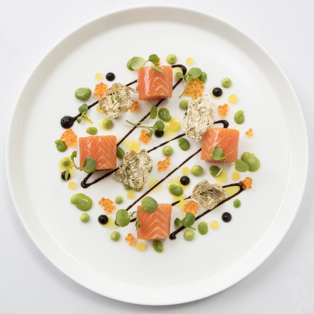 simoneldon's tweet photo. Cured Hampshire Chalk Stream Trout. Beautiful plating by George Blogg, @gravetyemanor
.
#restaurant #finedining #michelinstar #georgeblogg #foodphotographyandstyling #foodphotography #foodandwine #foodphoto #photographer #simoneldon #sussexfood #gastroart #foodart #foodstyle https://t.co/g4Ph83vTen