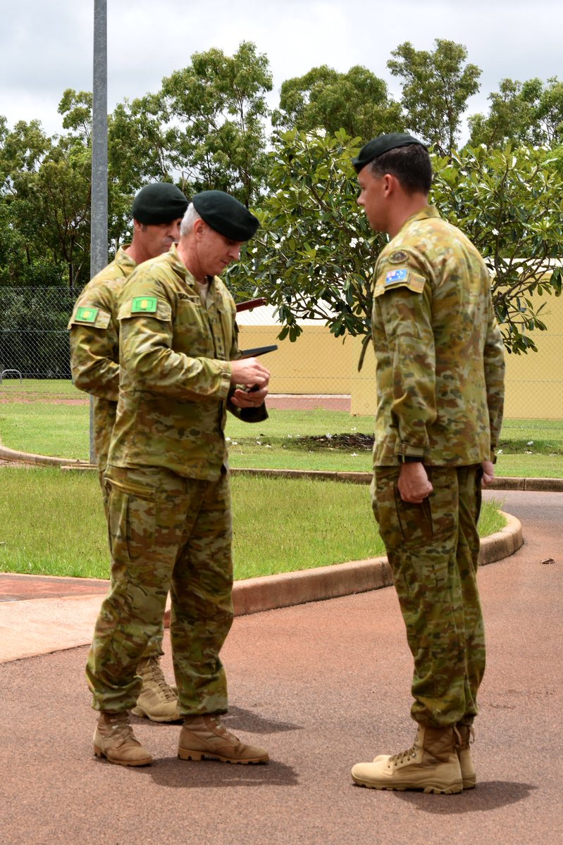 5 Rar On Twitter The Grey Hair Really Sets Off The Rifle Green