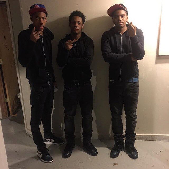 BiggDevv_'s tweet photo. Lil #Tb Of Me And My Boyz @RayGretzky_ @Pt72boyz https://t.co/yz6lmC51vf