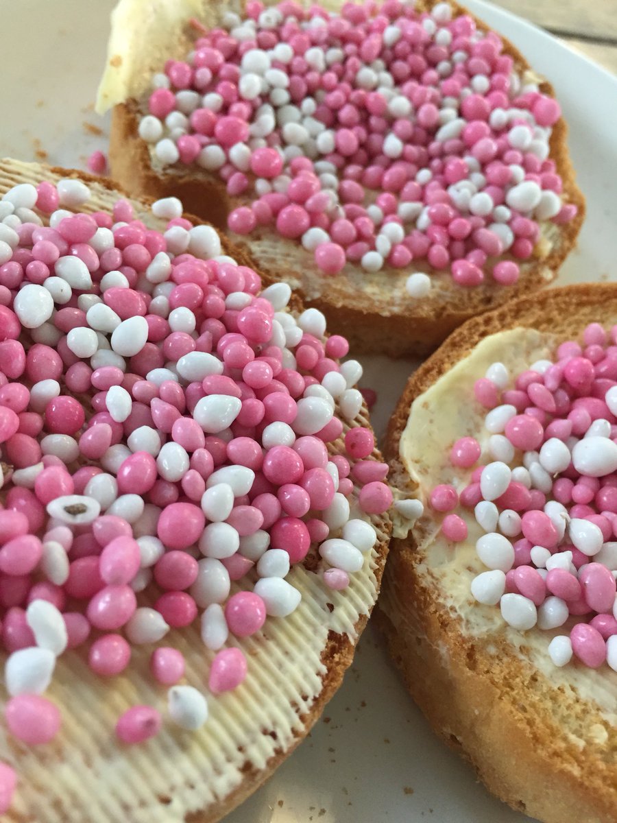 Kraamfeestje bij Evite..
Gefeliciteerd <a href="/CTJournalistiek/">Celine Timmerman</a> &amp; Organisatie met kleine Fay! #baby #Evite #Yourewelcome