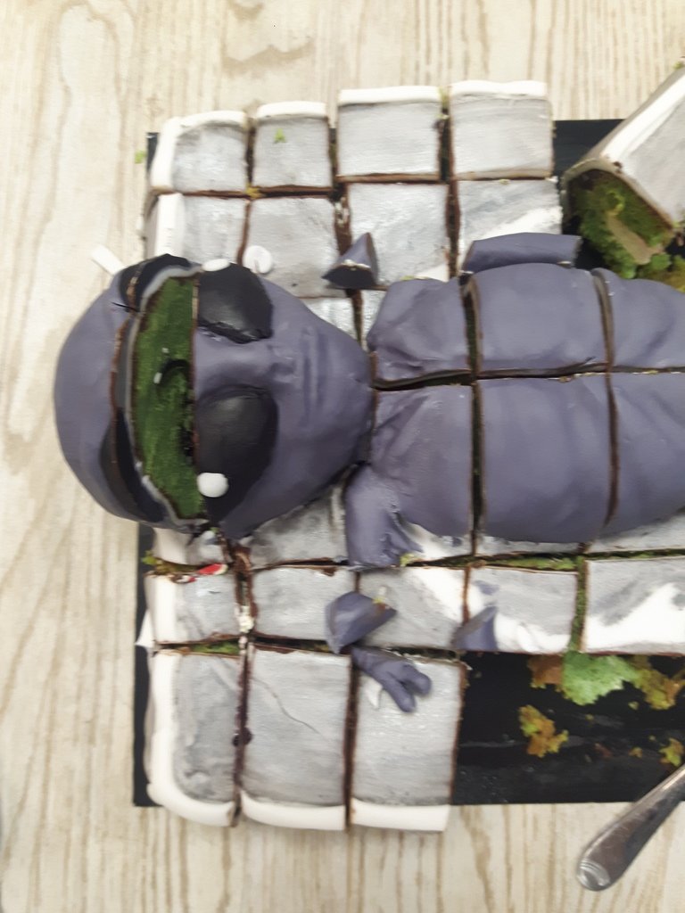 QueenDramatizer's tweet photo. Just a common captured alien for breakfast [vegan-friendly if that matters]. Come along, people. Nothing to see here...
#deespstate #xfiles #xfilesdeepstate @xfilesgame https://t.co/ff3HS4wbOQ