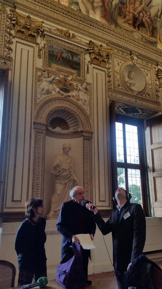 FranceenItalie's tweet photo. Che piacere accogliere Claudio #Strinati a #PalazzoFarnese. Racconterà presto #Lemeraviglie della galleria dei #Carracci su @Radio3tweet https://t.co/8TLAuqlLWL