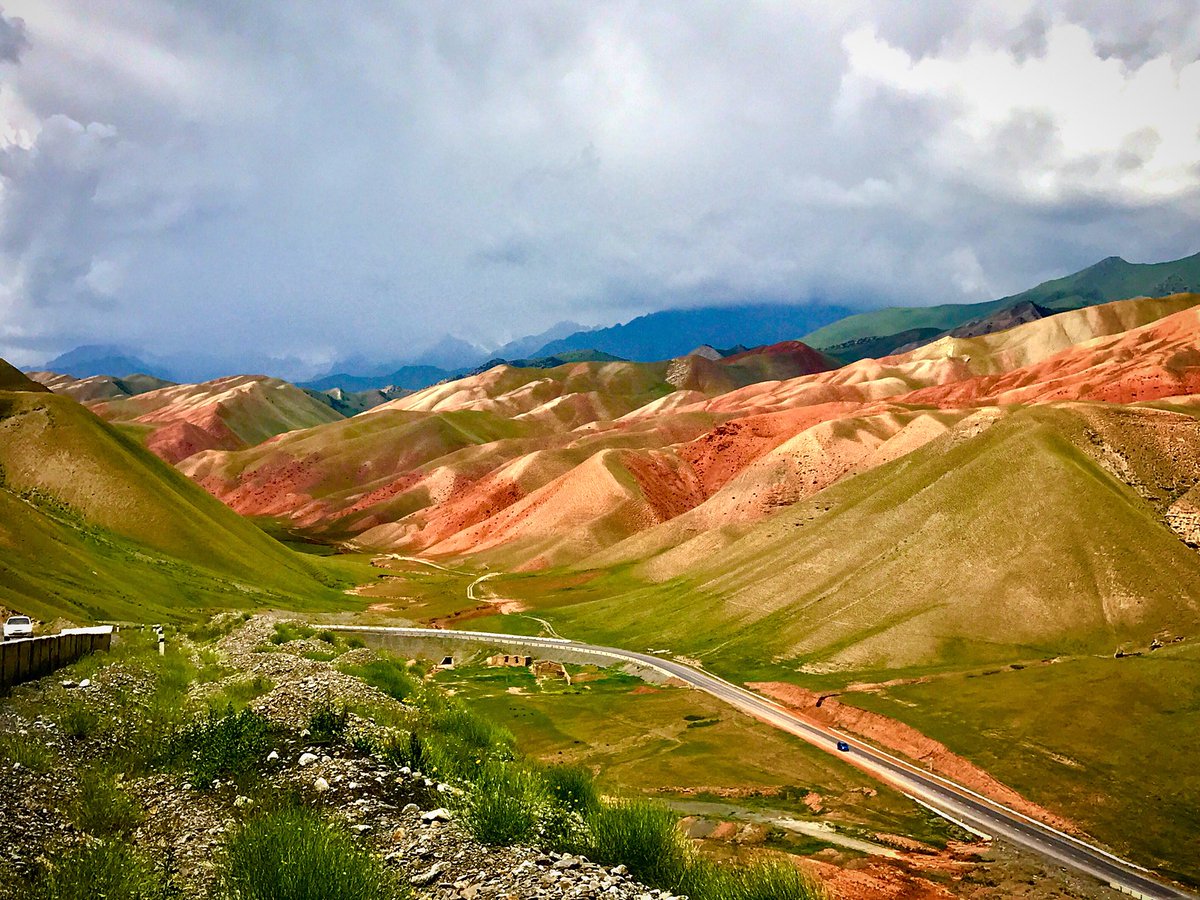 anilmittalus's tweet photo. Colourful mountains ⛰ no filters used, on the way to peak lenin 7134m base camp ⛺️ in July 2017. Colours of nature are amazing and the experience was out of the world 🌍 experience 🙏😊👍👌 #kyrgyztan #centralasia #oshregion #gulcha https://t.co/UvO547z2yu