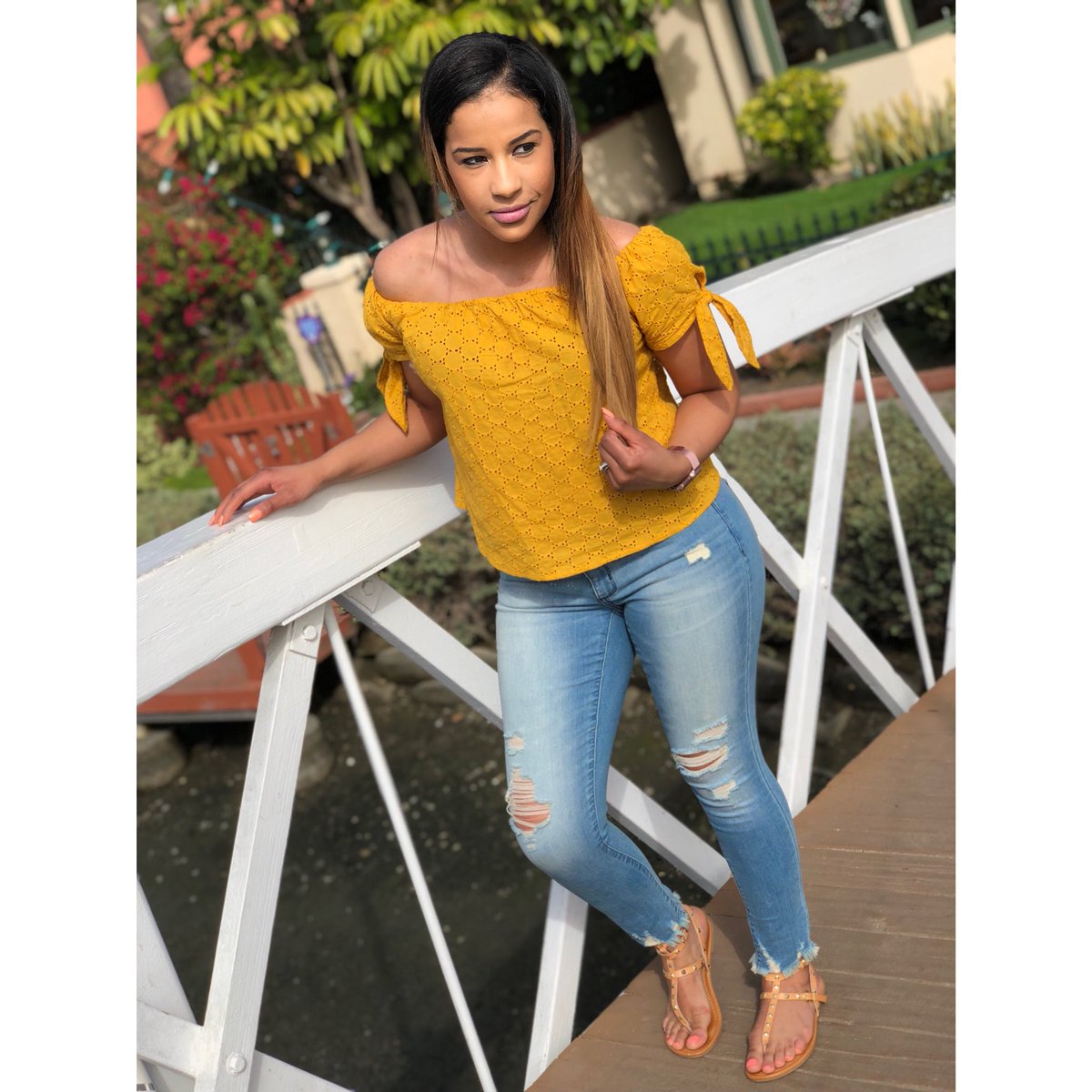 JenniG_1989's tweet photo. I received so many compliments on my #UniversalThread outfit here in #California 🌴🌞🎯😎 #Vacation #LA #venicecanals #venice #venicebeach #target #targetstyle #style #sharemytargetstyle #denim #truetoyou #designtofit #allshapesandsizes #love #R100FindYourFit #G195FindYourFit https://t.co/auCwSHSVtk