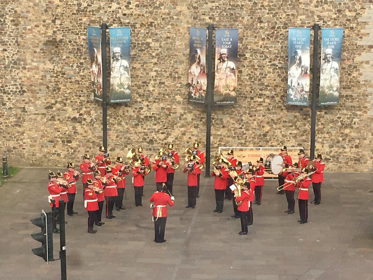 Music while we work...what a lovely start to the day!! <a href="/cardiff_castle/">Cardiff Castle</a> #CityCentreWorking #Cardiff