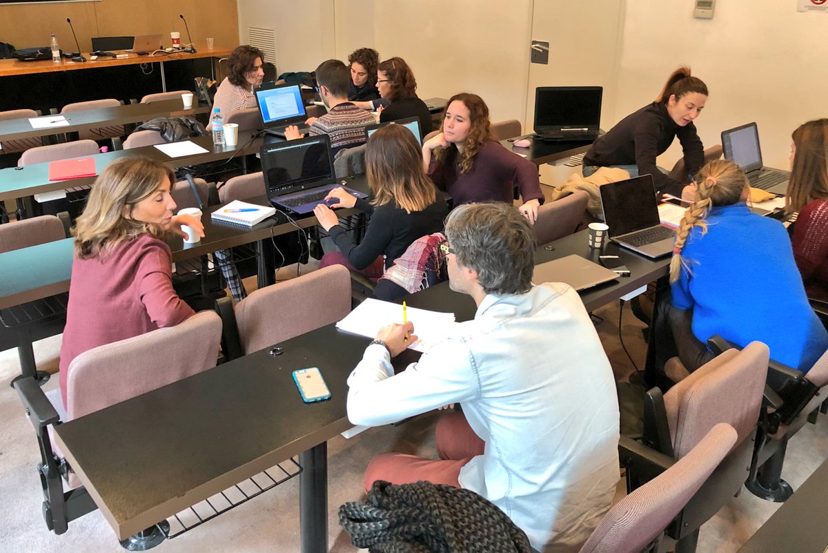 esj's tweet photo. Segunda sesión del Taller de creación de #contenidos para redes sociales en @periodistes_cat #esjcpc https://t.co/WIq3Sf2Szx