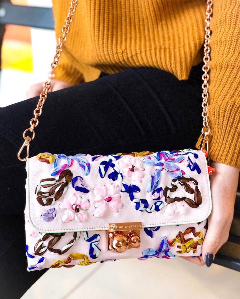 SOPHIAWEBSTER's tweet photo. 🎀👀Our ‘Blythe Ribbon’ Bag is detailed with multi coloured flower ribbon embroidery and an adjustable strap ✨👛 📸 👉 @GwynnsofMtP 👈 #SophiaWebster #GwynnsofMTP https://t.co/zOz4ornHDr