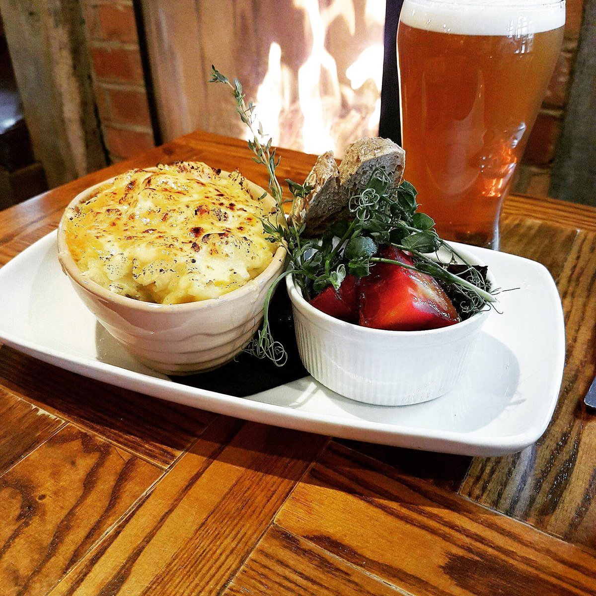 Rope_Anchor's tweet photo. Our cosy lunch is the perfect answer to this winter chill. ❄️  ❄️ ❄️ 
Don’t let the snow put you offer we have cozy fires to keep you arm whilst you enjoy our tasty menu @JWLeesBrewery @SOHALE01 @RealCheshireSet @GoodFoodGuideUK #countypub #Cheshire #pubs https://t.co/XAGbrN7F1P