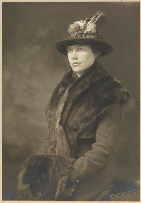 Every day in Feb we will share a #WomensWork100 story from the Centenary Partnership. We start with Agnes Conway, archaeologist, historian and pioneer of the Women's Work Collection at IWM. Thanks <a href="/amalexathorn/">Dr Amara Thornton</a> for the wonderful article ow.ly/6jOM30ieger #Vote100 #100years