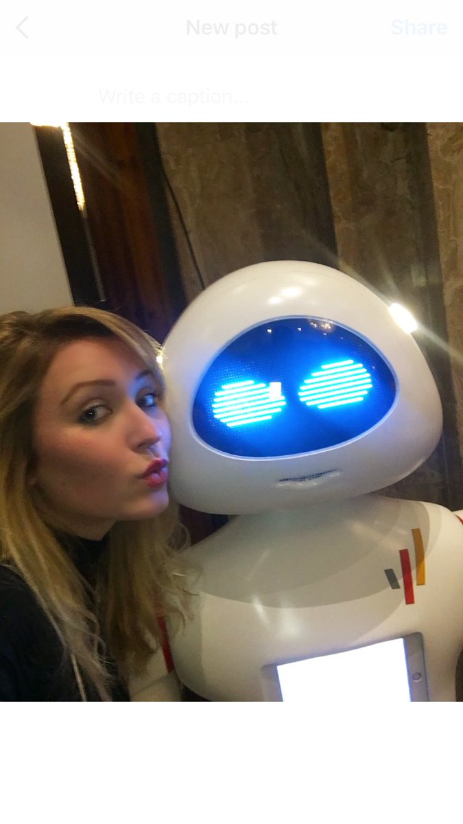 HayleyPickup's tweet photo. Selfie with my love HARRI #InspireEurope18 @SDWorx https://t.co/vCBUsTYZOM
