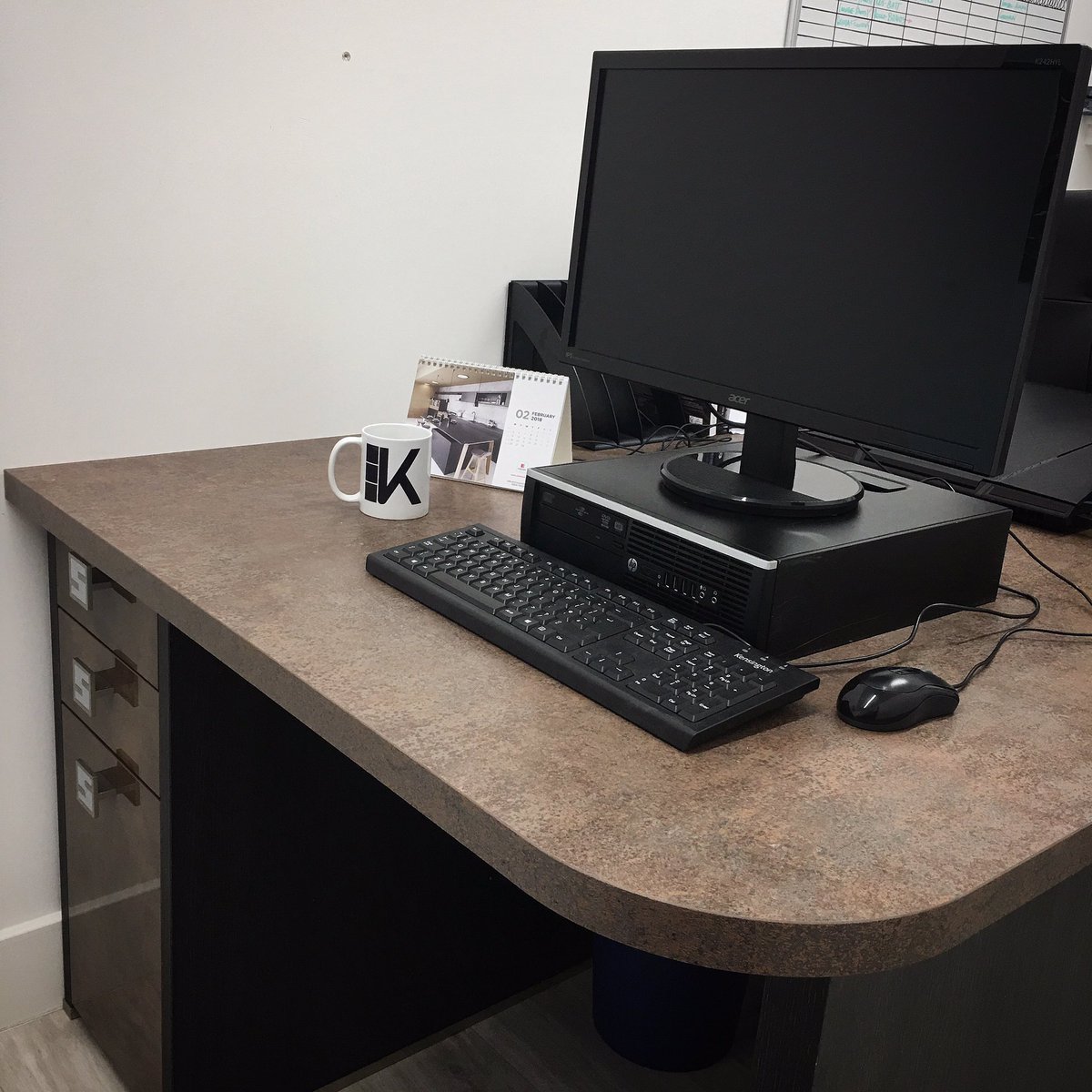 Kenickie_M's tweet photo. Kitchen furniture doesn't have to be limited to the kitchen. Kitchen cabinets make fantastic office furniture... #KBNM #Stรถrmer #Germankitchen #officespace #officefurniture #desk #madeingermany #edinburghhome #edinburghdesign #edinburghinterior #edinburghoffice https://t.co/YBvid1gfBY