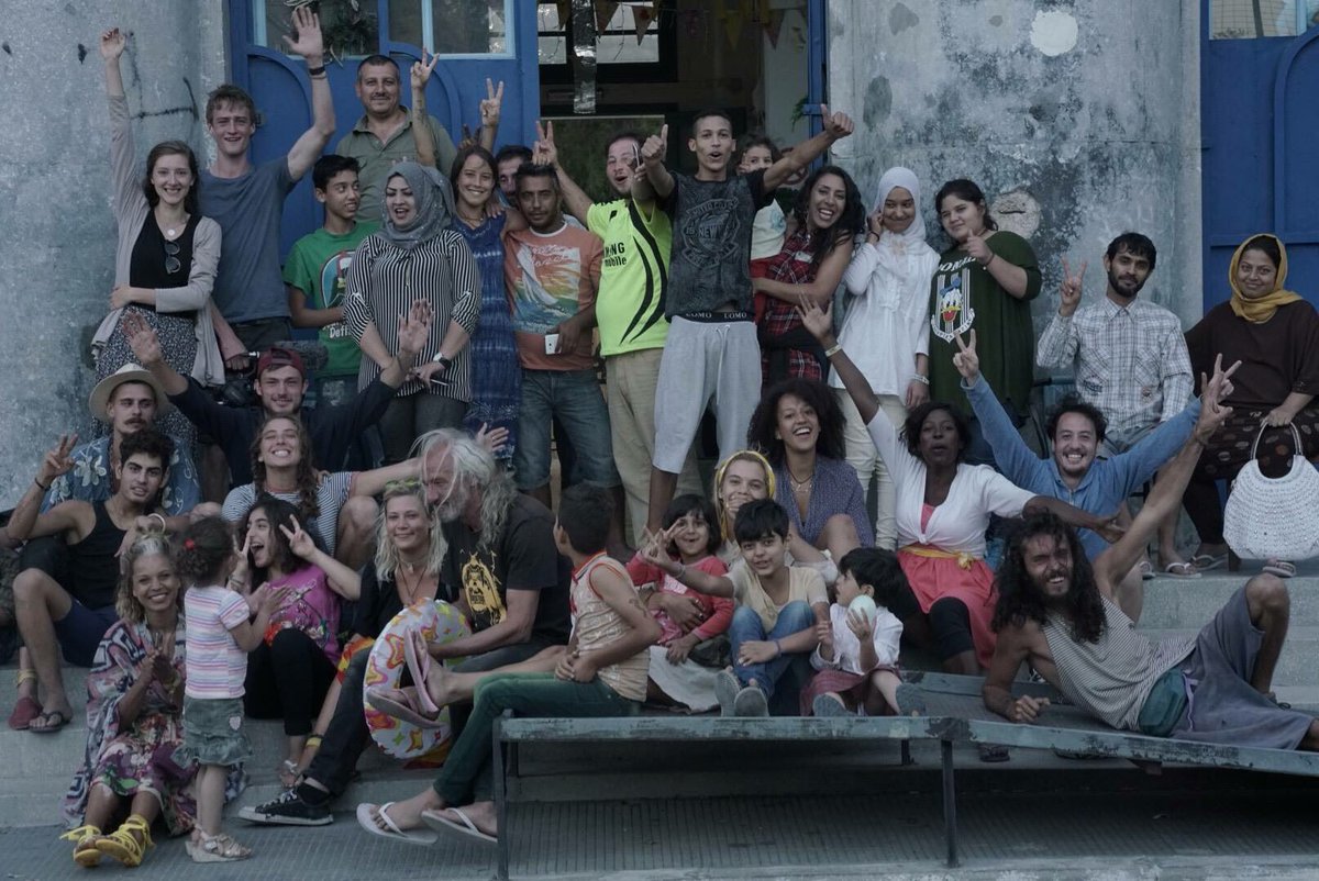 yellowdaysfest's tweet photo. #One big #family💛 

There is more that #unite us than separate us 🇪🇸🇮🇶🇬🇷🇸🇾🇬🇧🇹🇯🌎🌍❤️ https://t.co/j7grlTUmuF