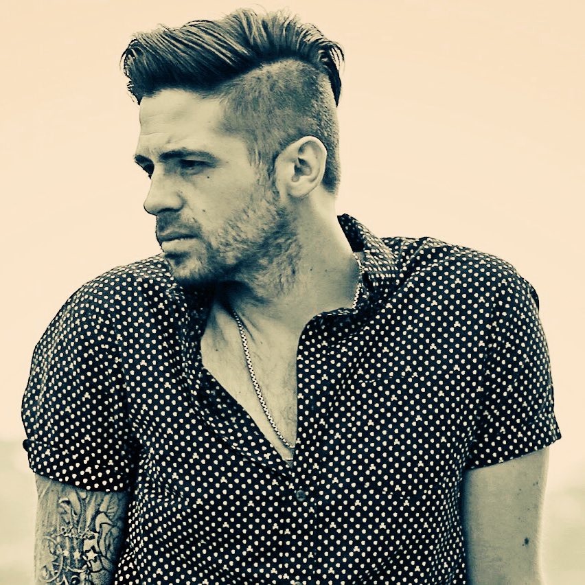 BenHaenow's tweet photo. A little bit of #TuesdayBluesday with some “jealous guy”  CLICK here 👇
https://t.co/j7YLacvn8m https://t.co/pa5oR7keX4