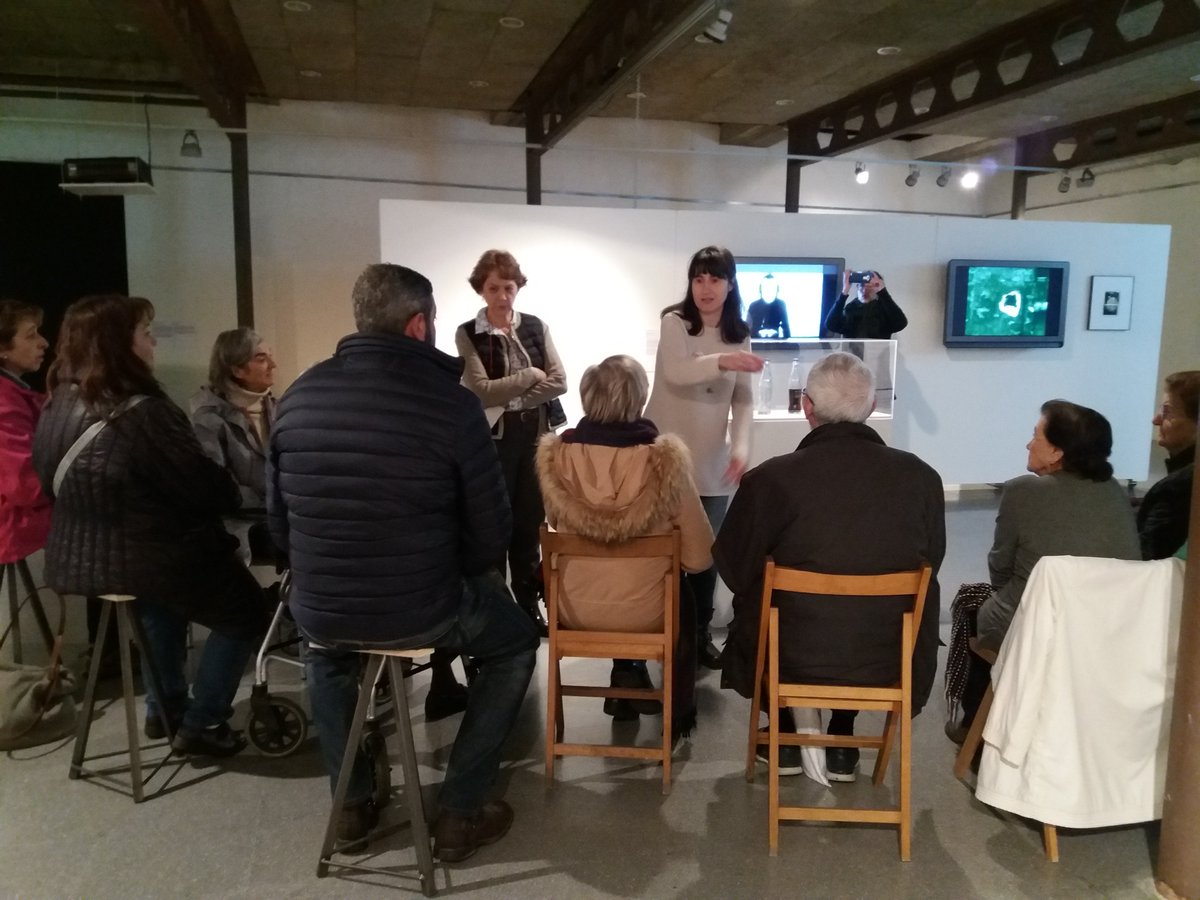 ArtsVisualsODA's tweet photo. Ahir vàrem fer una visita a #ExpoEntusiasme, a Vilafranca del Penedès, per a persones amb Alzheimer i familiars seus amb les meravelloses professionals del #CCCBProgramaAlzheimer. Gràcies a tothom! https://t.co/gtJ3Qdoau8