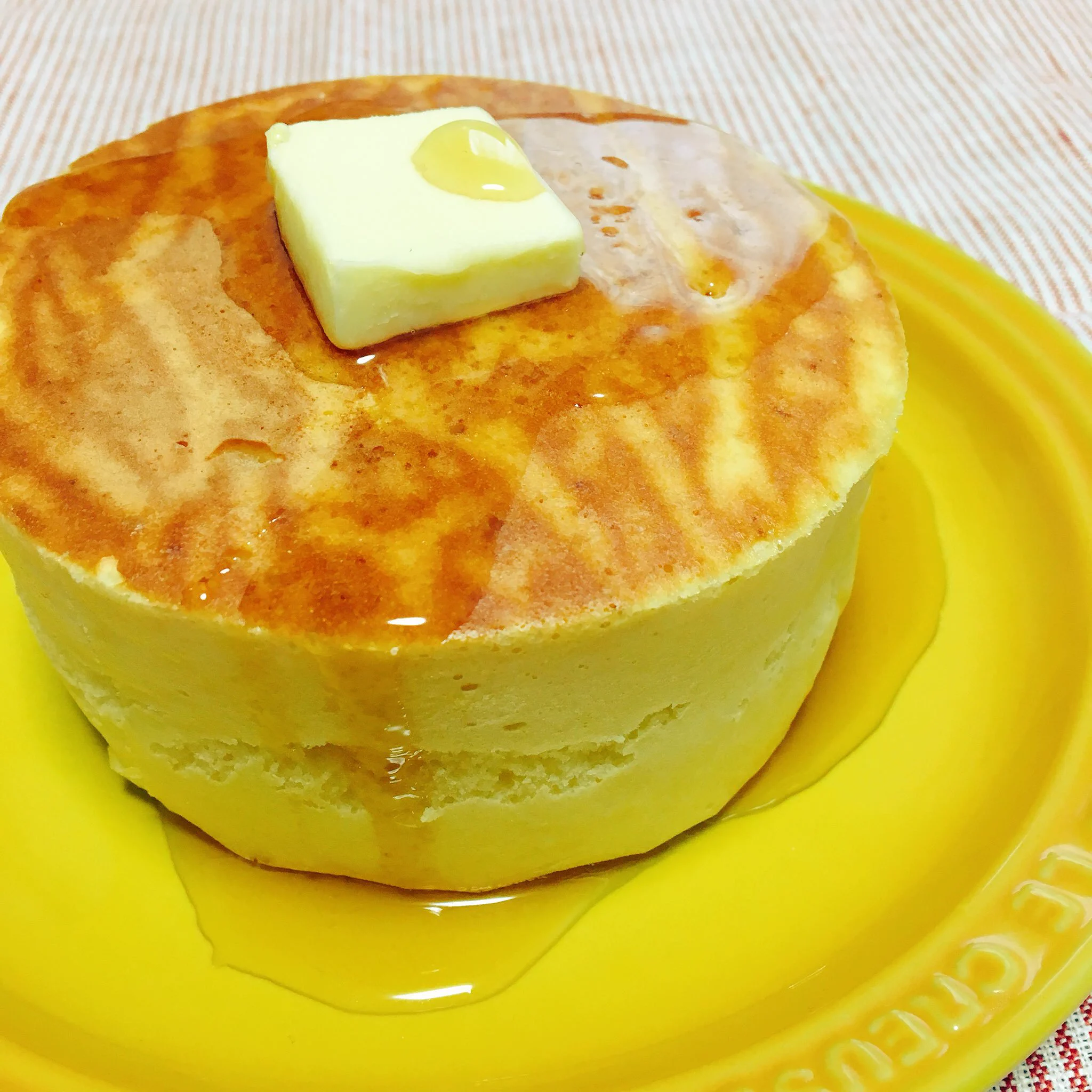 あしたの朝食はぜったいこれw自宅で作れるもっちり極厚ホットケーキが今すぐ食べたいwww