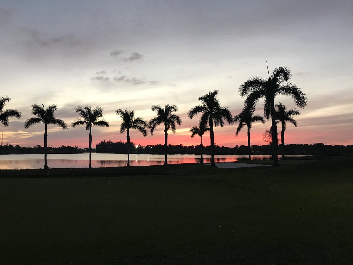 JMLuxuryGroup's tweet photo. Another great way to end the day yesterday... still working on that golf game. Lol #SFlLiving https://t.co/L7Eryf9hMa