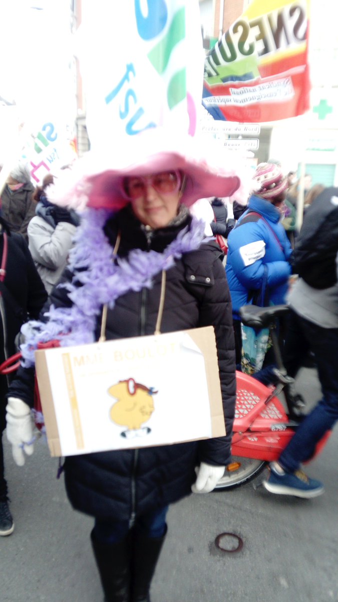 snesdelille's tweet photo. 1500 manifestants à #Lille #RapportMathiot #Bac2021 @SNESFSU https://t.co/hrREvf6alm
