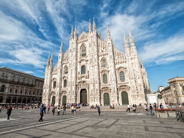 bebecitasf's tweet photo. I francesi: “il nostro paese è il più bello del mondo” 
Noi italiani: https://t.co/LunsMd34gS