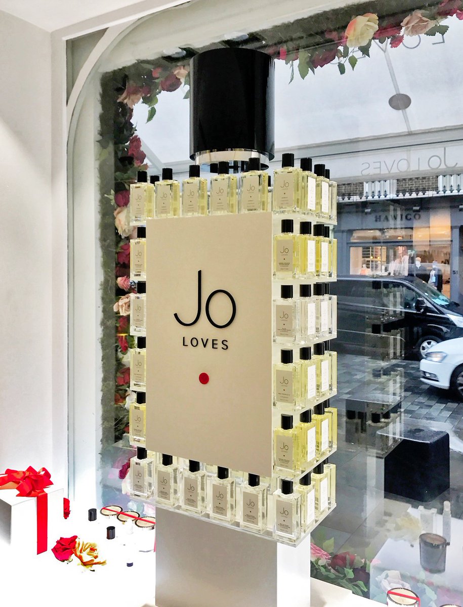 Berry_Place's tweet photo. Check out our latest display project: this window for @JOLOVESofficial 
A giant fragrance bottle made with 64 actual bottles. Gloss black cap, 3D artwork, bespoke plinths #MadeByBerryPlace
#joloves #jomalone #ValentinesDay2018 #VisualMerchandising https://t.co/ZmJE3DS3cC