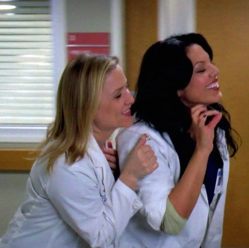 guriadejuliette's tweet photo. os colares de coração #9YearsOfCalzona https://t.co/wh9wBlpH53
