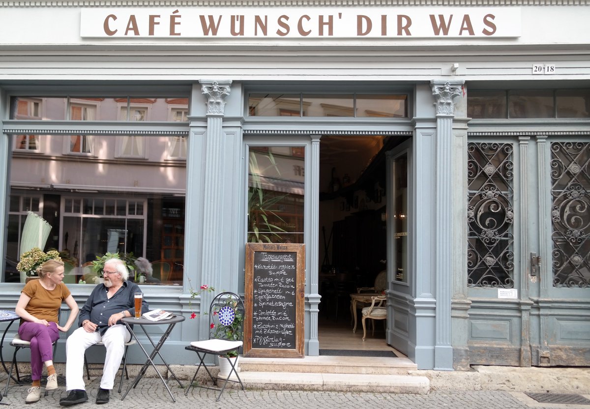 Q3: Share with us your best photo from your trip in Germany and tell us why you love it #citybreakGermany 

A3: THIS photo put words on what I felt in Germany - easiness, friendly people and - of course - a good cup of coffee.