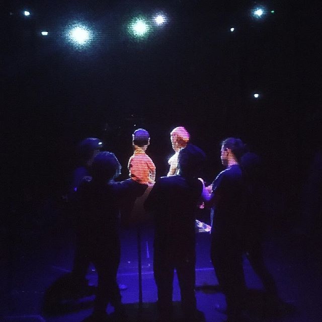 Teching puppets. Nice lighting @csrapoport 
Sortland tomorrow at 19:00!!
@kulturfabrikkensortland 
<a href="/minensemblet/">MiNensemblet</a> <a href="/figurteatret/">Figurteatret</a> ift.tt/2GRUlGV