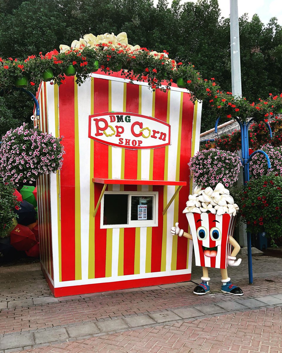 MiracleGardenAE's tweet photo. loves popcorn 🍿 while taking picture in the #popcornshop #instapicture #popcorn #relaxingtime #dubaimiraclegarden truly magical in its nature 💫 #iloveDMG #dmgseason6 #visitdubai #dubai #uae #dubailife #travel #flowergarden #weekend #getaway #beautifuldestination #relaxingtime https://t.co/IRAMmTz0Ri