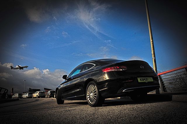 🛫 Up up and away! Mit dem C-Klasse Coupé in den nächsten Urlaub? ☀ JETZT PROBEFAHREN: kamux.de

#kamuxway #hamburg #elmshorn #flughafen #flughafenhamburg #mercedesclub #mercedes_benz #mercedeslife #cklasse #sonnentag #skyisthelimit ift.tt/2nNMVfg