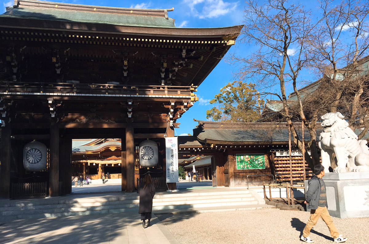 母に言われるまで、わたしの今年の運勢が悪いなんて知らなかったし、体調崩さないようにって、お守り買ってくれたり、神社連れてってくれたり、毎日店まで迎えきてくれるし。もうほんとに母離れしないとなあ…