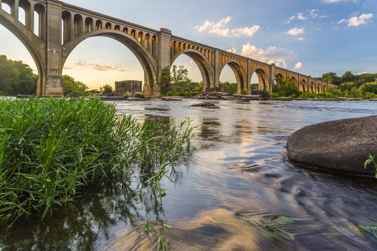 Find out why Richmond, Virginia is on <a href="/lonelyplanet/">Lonely Planet</a>'s #BestintheUS list for 2018: snip.ly/d02rq#https://… #VisitRichmond #RVA #LoveVA