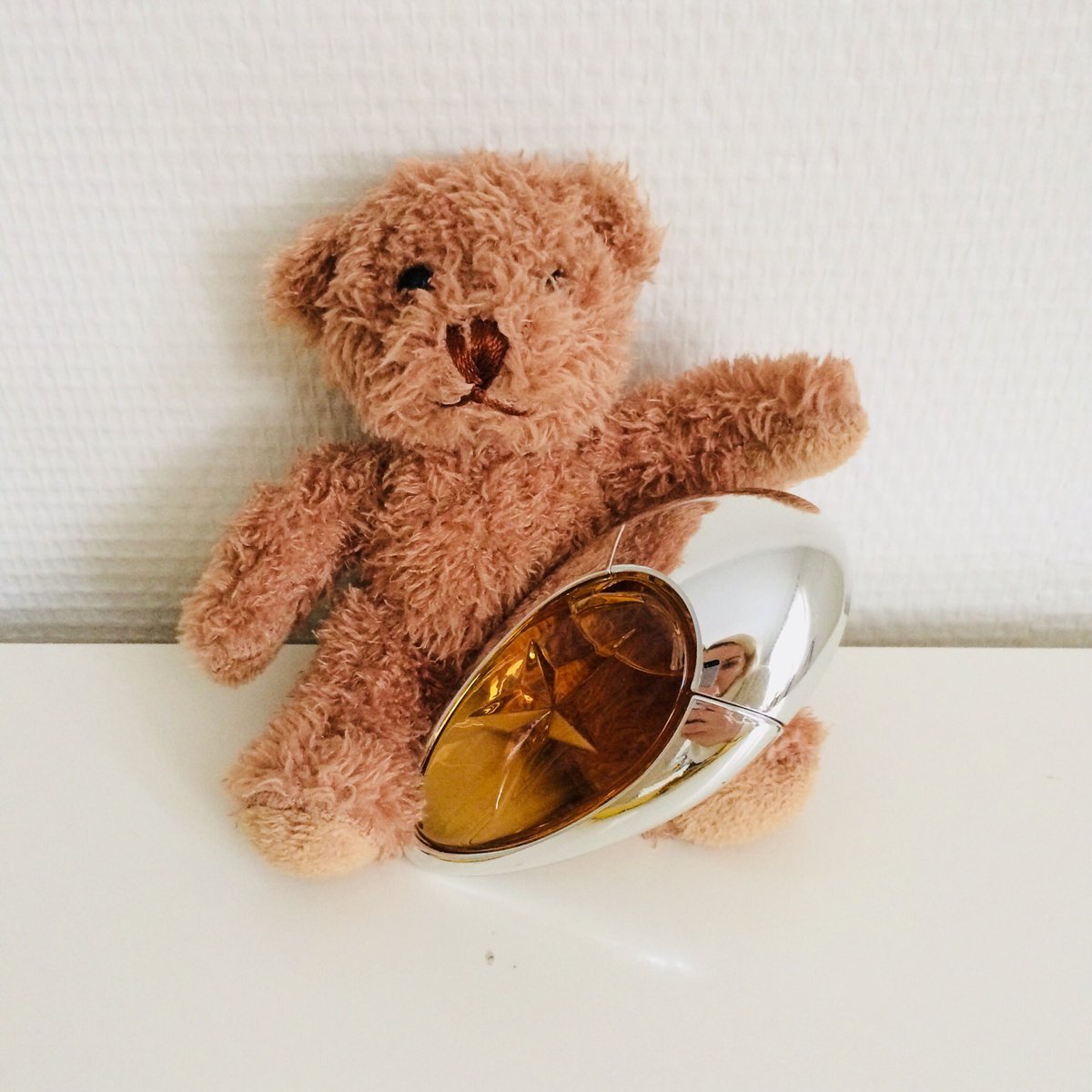 lifecoldclimate's tweet image. Day 21: Angel Muse by @Mugler. It’s my favourite version of Angel with that cosy hazelnut note and vetiver to add some class. #30daysofperfume #SOTD #thierrymugler #angelmuse