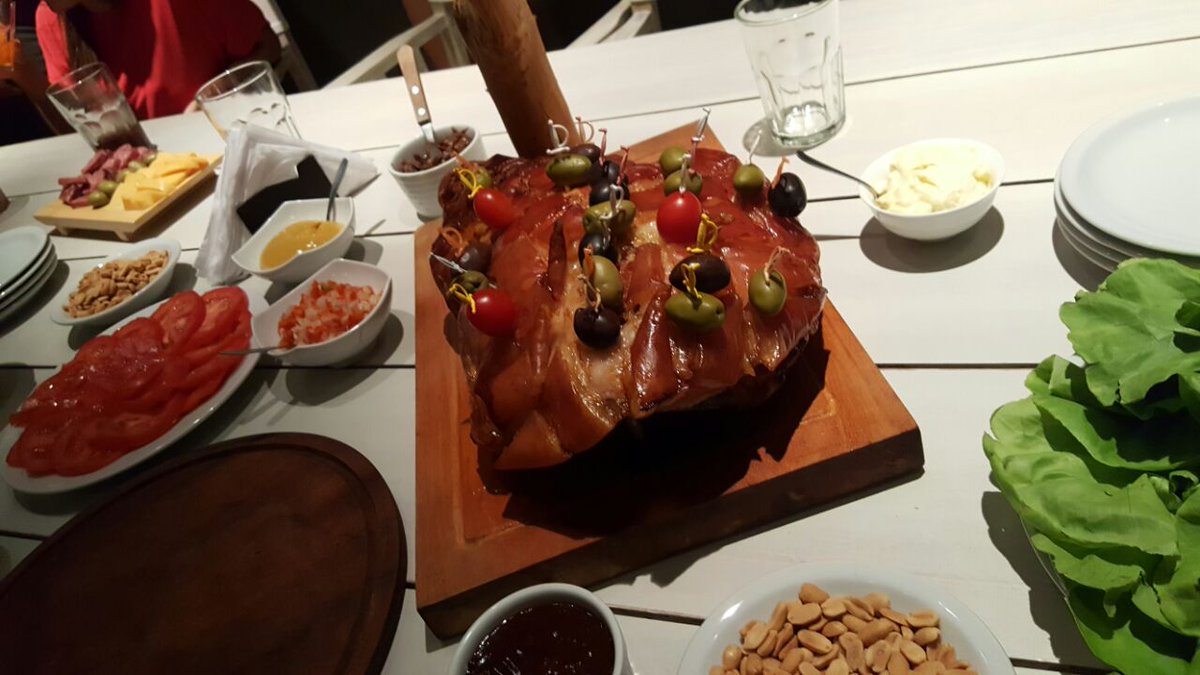 abruno_mio's tweet photo. Armá tu #catering especial con #pernil y picada!!
Delicioso y súper rendidor!!
Consultanos presupuesto al 154-928-0517
https://t.co/7uJme7JGdD https://t.co/4GGLWen70c