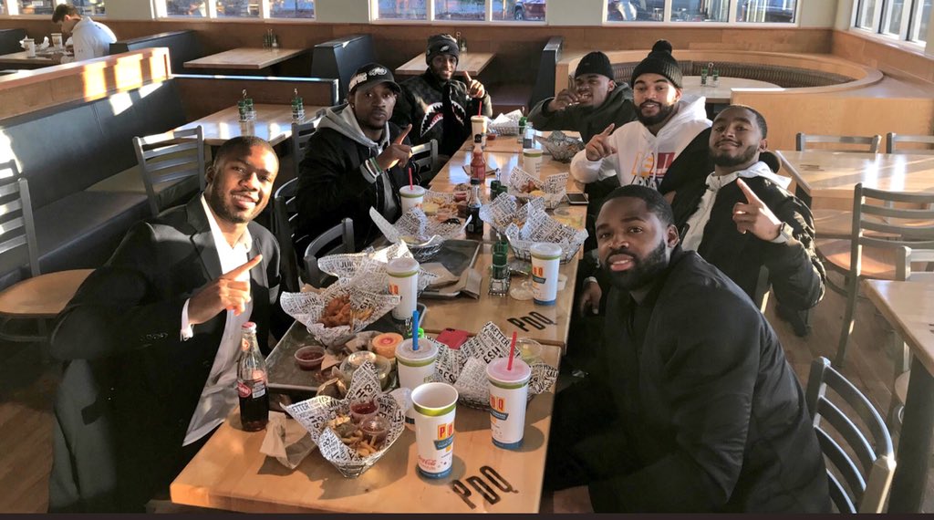 darrenrovell's tweet image. For first meal together after winning Super Bowl, @nelsonagholor brought his teammates to @PDQFreshFood. Background: His first job as a teenager was working at a PDQ Restaurant in Tampa.