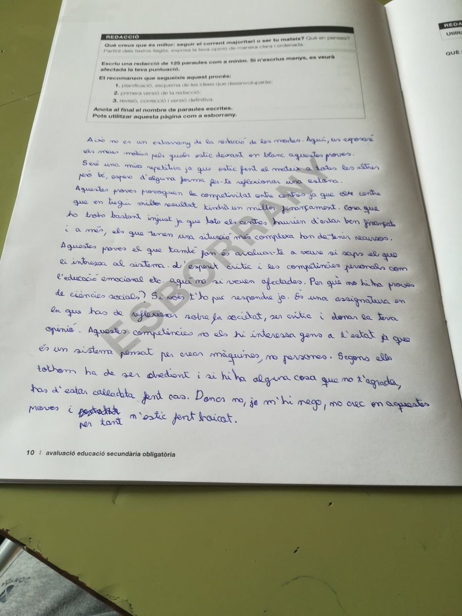 USTECSTEs's tweet photo. Hi ha futur. Una alumna boicotejant les proves de competències bàsiques de forma raonada. #Incompetencies18 https://t.co/aGz63rI8BP
