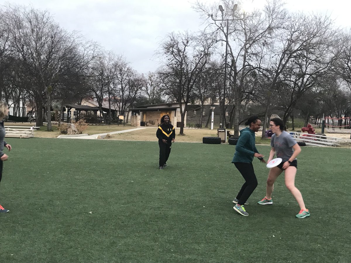 CWKucera's tweet photo. Ultimate Frisbee #ACOGbewell2018 #AirForcevsArmy #SAUSHEC https://t.co/B0AfHEVmJG