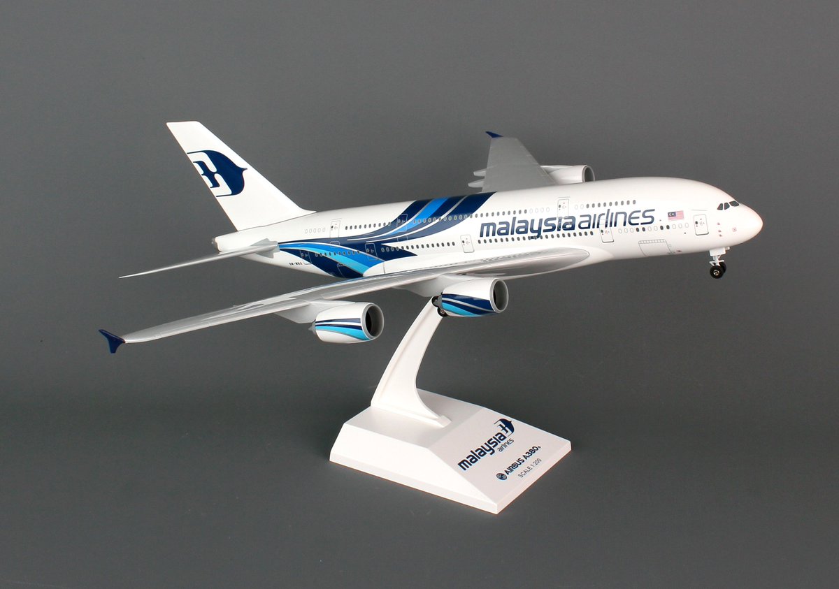 AIRPLANESHOP's tweet photo. SkyMarks SKR693 Malaysia A380 1/200 w/gear $55.95 each. Click here to order https://t.co/QNRV7blgYG #skymarks #skymarksmodels #modelairplanes #airplanemodels #theairplaneshop #airplaneshop #airbus #airbusa380 https://t.co/mPPEtGGmbk