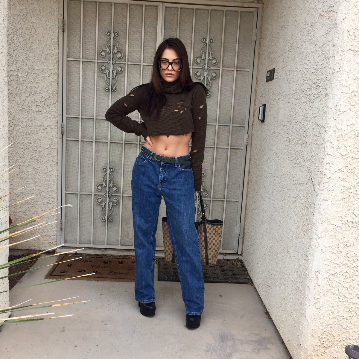 CarlottaSimeoni's tweet photo. Follow my new Instagram @carlyrebelxo for stylish pictures and a lil pic of my personal life https://t.co/TdUovKbPBP