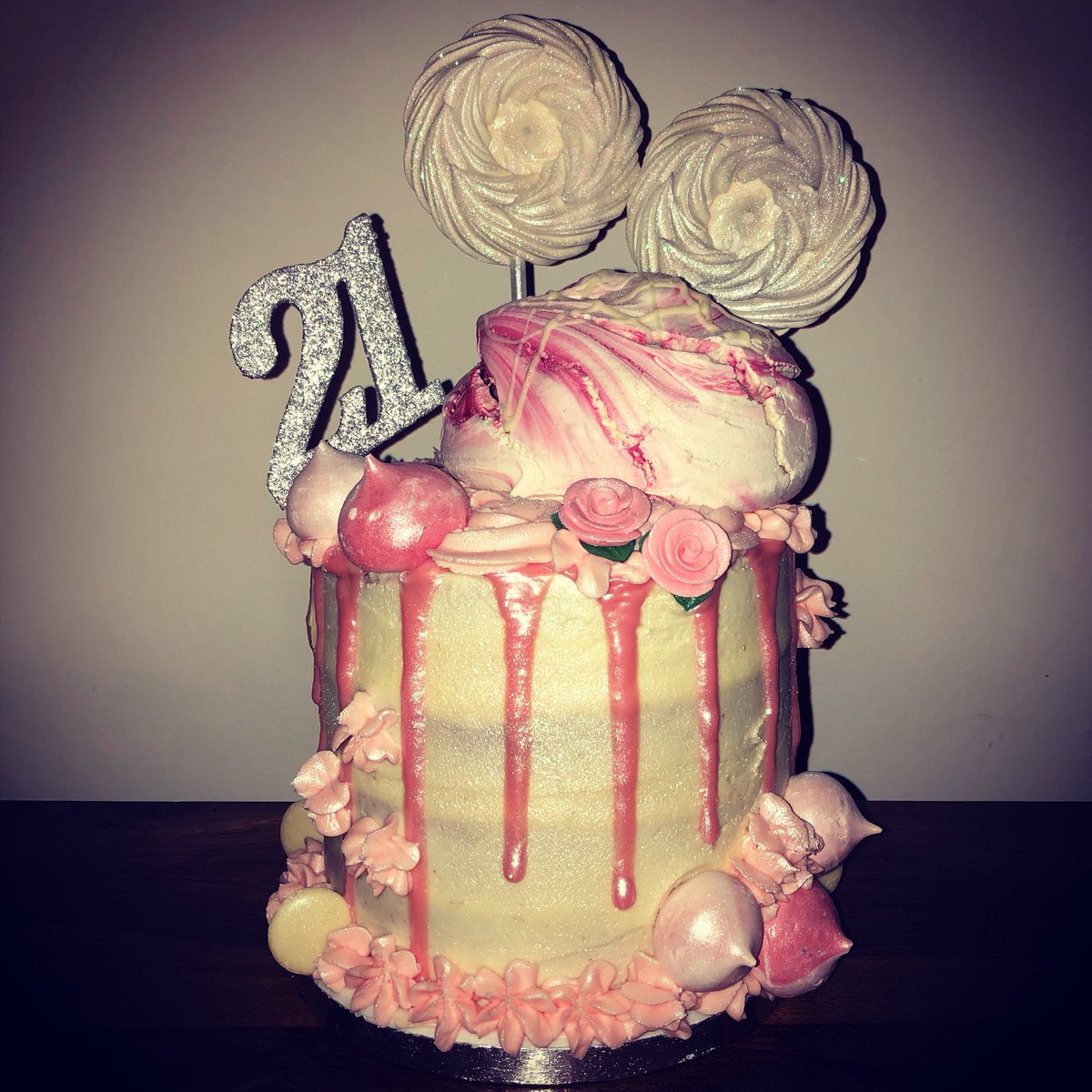 Pat_a_cakes's tweet photo. Twinkly meringue cuteness!

🌷2️⃣1️⃣💘 https://t.co/JAtldnPGEI