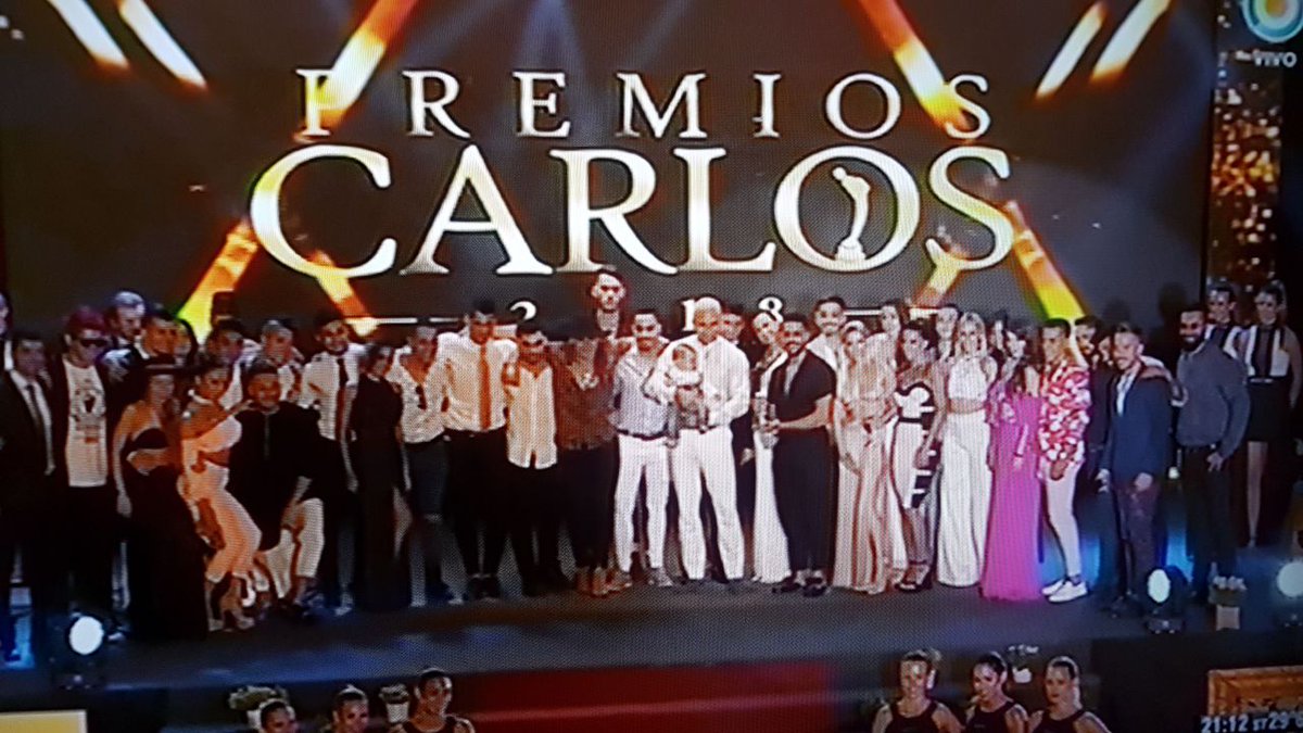 FlavioLilliC9's tweet photo. #PremiosCarlos2018 #mahatmateatro #mahatma @flaviomendoza @FacuMazzei @cinthifernandez @MoyanoFlorOk https://t.co/HWDgHaksKg