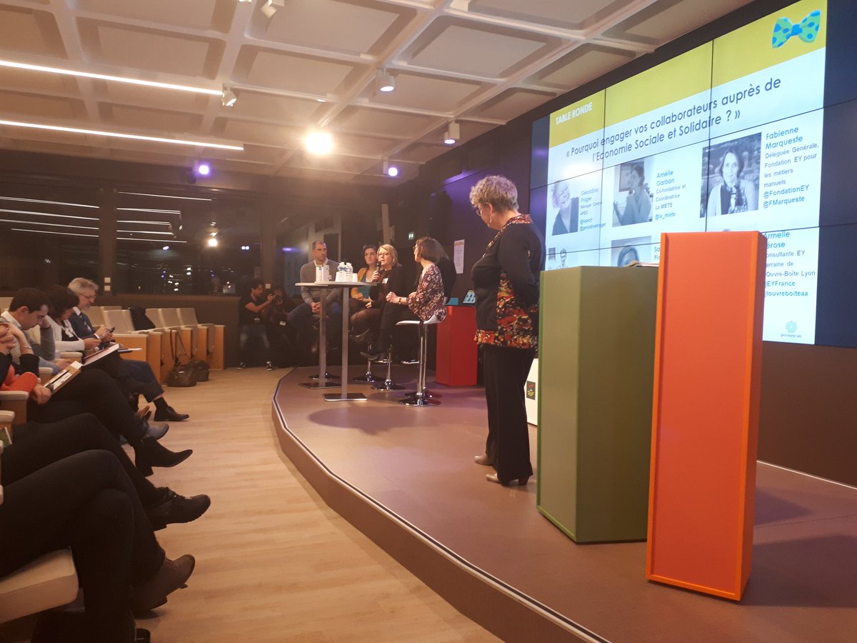 SylvainReymond's tweet photo. Live | "Pourquoi engager vos collaborateurs auprès de l'#ESS ?" Partage de compétences = enrichissement mutuel entre associations/entreprises et volontaires = expériences riches et vertueuses. Très beaux témoignages. Merci à vous ! #mécénat #frenchimpact #qvt #rh https://t.co/uukN9ROp1r