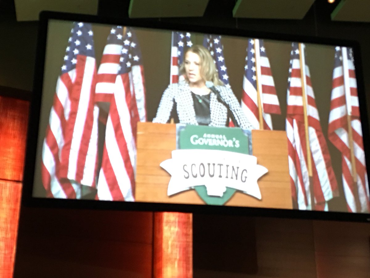 10TONYD's tweet photo. Very well done @SheltonBeth01!! Packed house for a great cause! #ScoutsLeadIA https://t.co/TbFFXfXNTJ