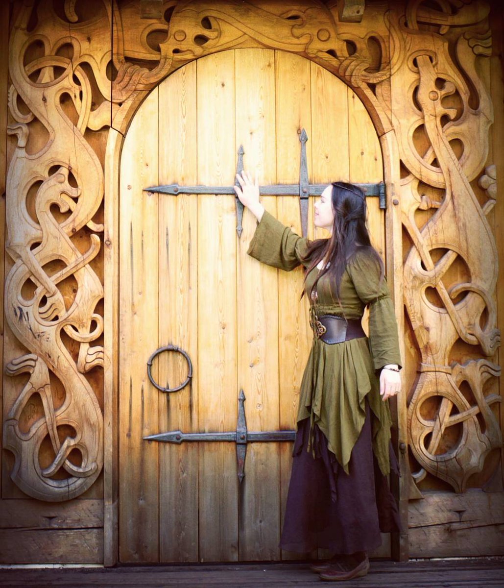 thornews's tweet photo. Viking Woman happy with the new guildhall entrance door. (Photo: Midgard Historical Center, Borre, Eastern Norway) https://t.co/8qLvP7QK9H