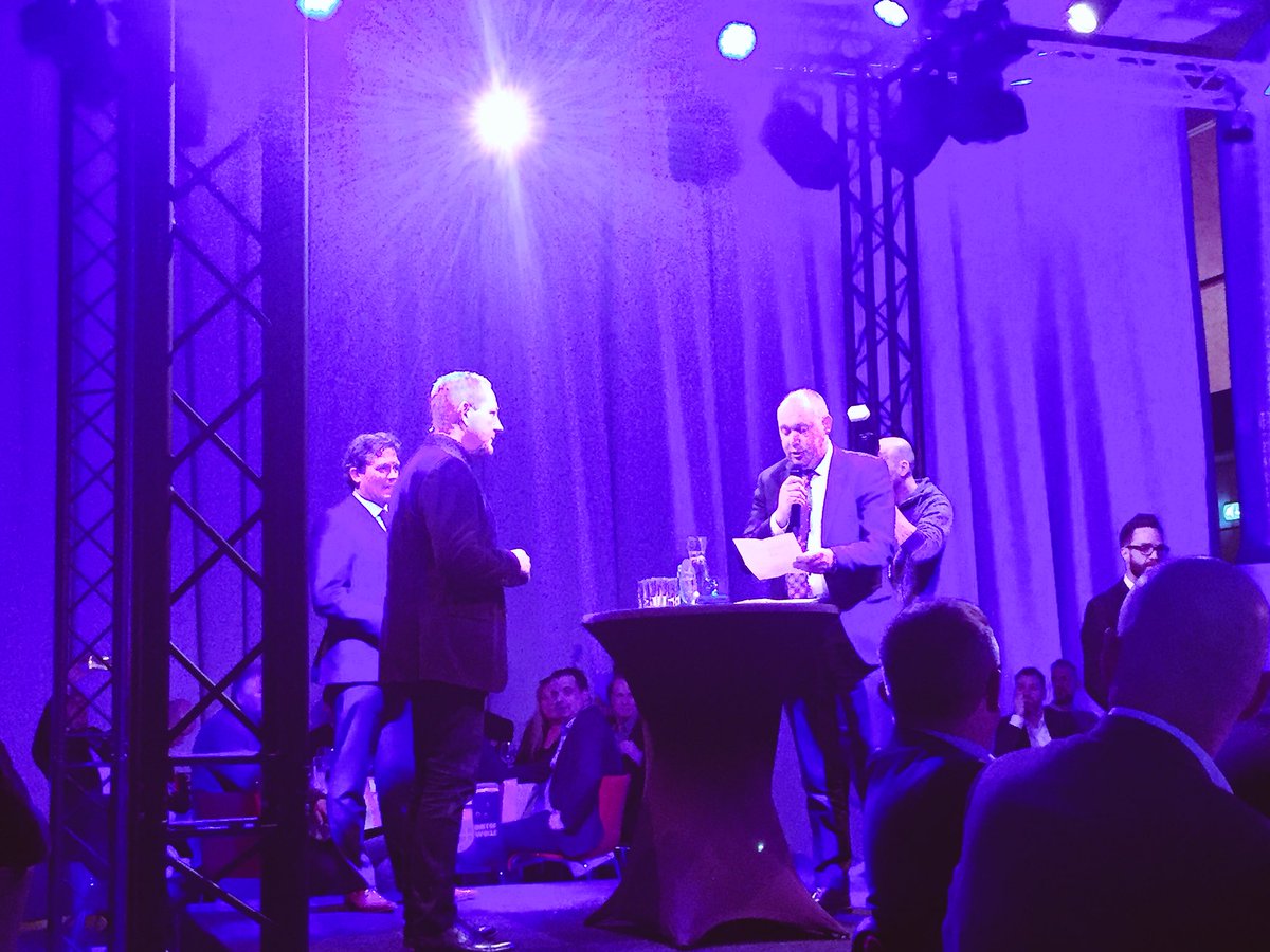 De havenondernemer van het jaar 2017 <a href="/PortofZwolle/">Port of Zwolle</a> is geworden.. een havenman pur sang.. Bert Weever, directeur van onder andere Graansloot en IJssel Delta Terminal. Gefeliciteerd namens <a href="/RPPC1933/">RPPC</a>!