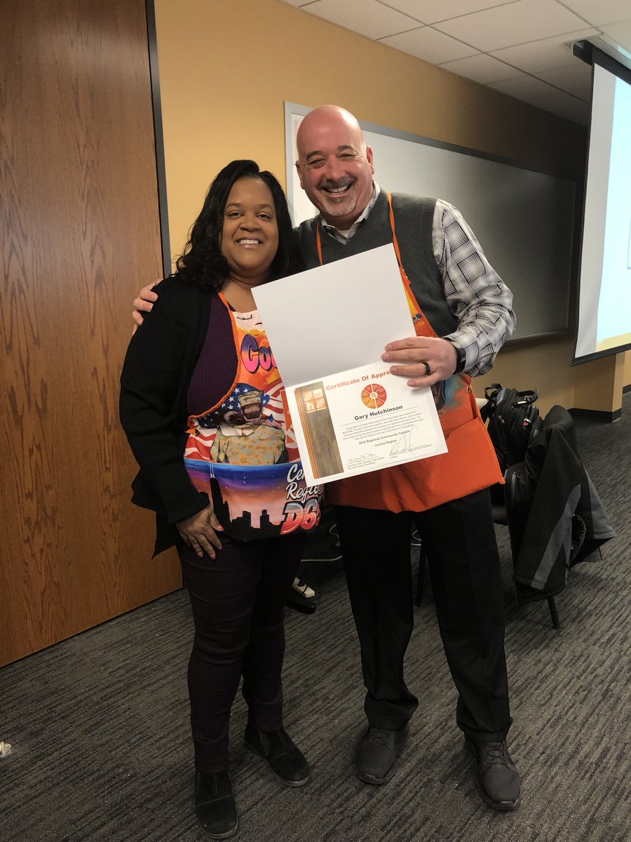 HomeDepotFound's tweet photo. Congrats to you Gary Hutchinson on becoming Central region’s 2018 Regional Community Captain! We had a blast learning from each other today in Chicago. #CHOOSETOSERVE https://t.co/5kzjxWLctI